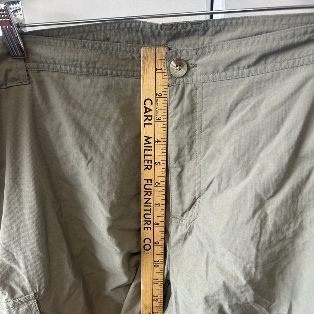 Columbia Titanium Mens XXL Hiking Shorts Sage Green Nylon Ripstop TM4144 - Picture 3 of 8